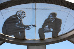 两人，lsu雕塑校友工作